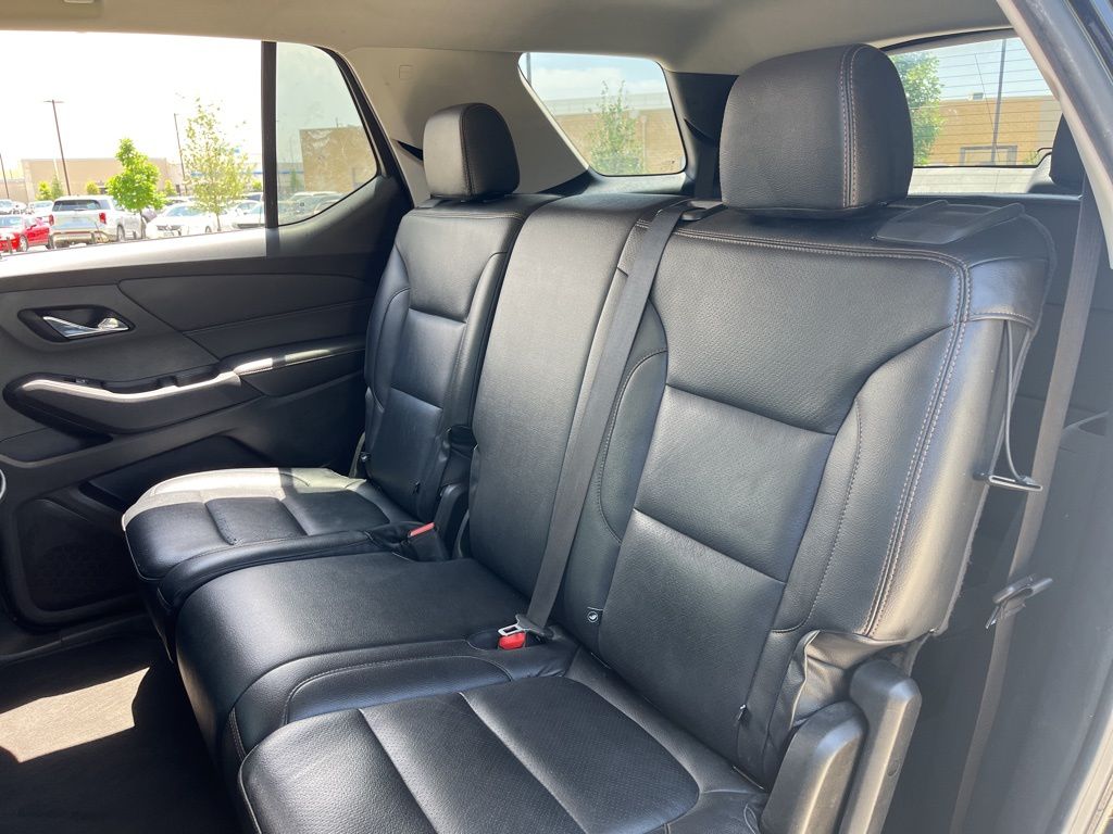 2020 Chevrolet Traverse LS 25