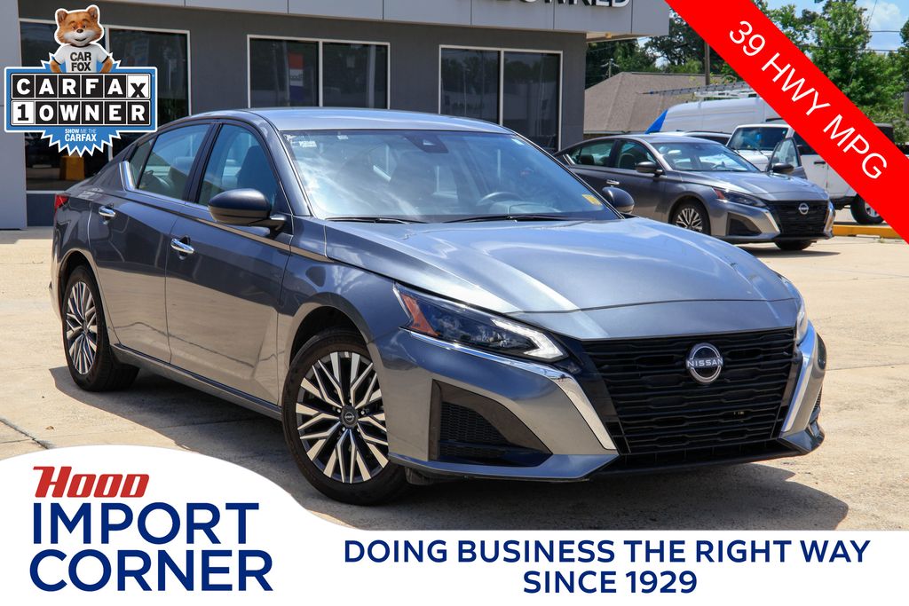 Gray (Gun Metallic) 2025 Nissan Altima Sedan Front-Wheel Drive Continuously Variable Transmission