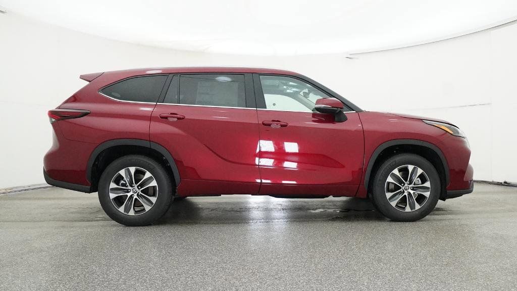 Thumbnail: 2025 Toyota Highlander - 30