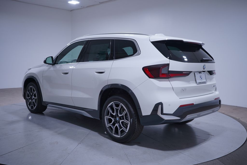 2025 BMW X1 xDrive28i 3