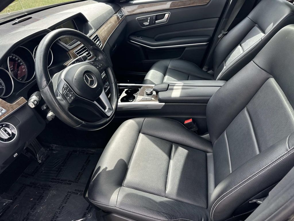 Thumbnail: 2016 Mercedes-Benz E-Class - 27