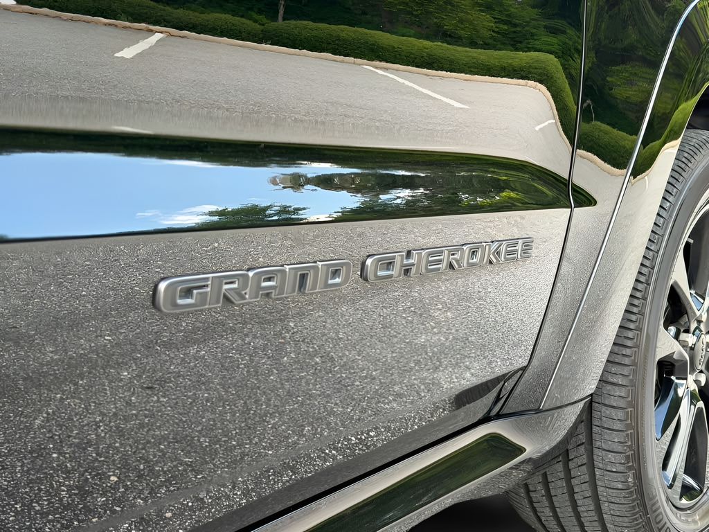 Used 2019 Black Jeep Overland image 28