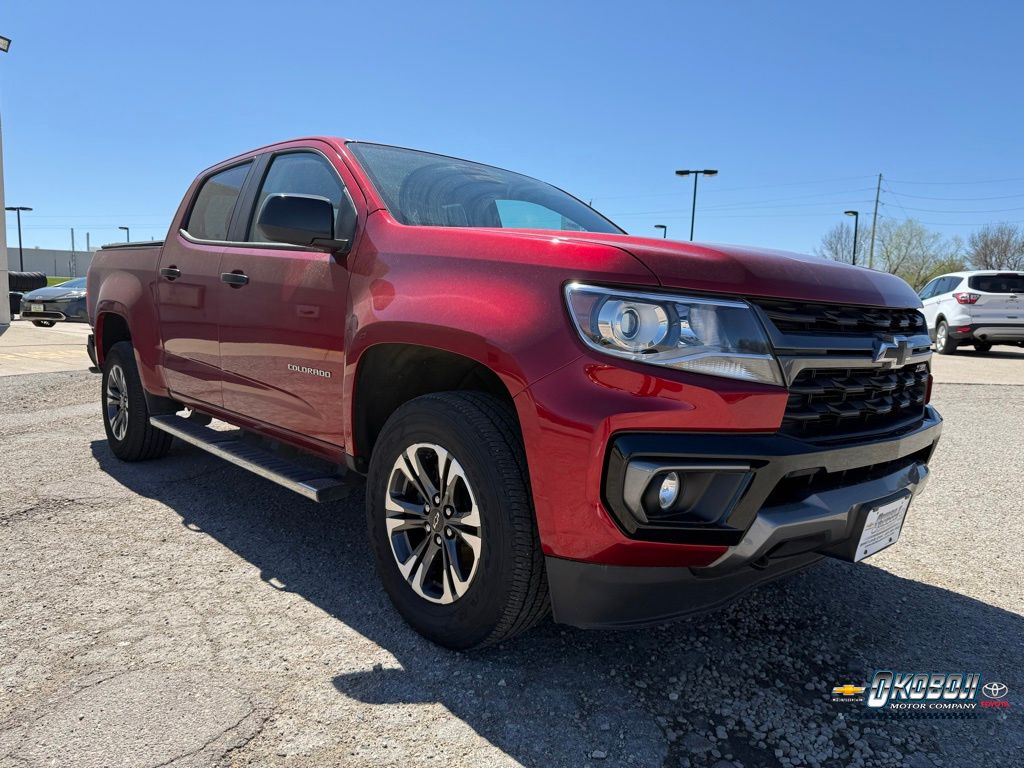 Cherry Red Tintcoat 2021 Chevrolet Colorado Z71 Crew Cab 4WD Pickup Truck Four-Wheel Drive 8-Speed Automatic