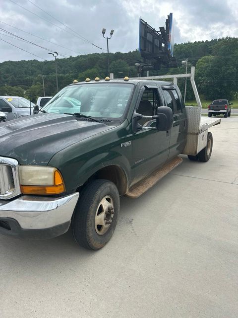 Green 2000 Ford F-350 Super Duty Pickup Truck Four-Wheel Drive 6-Speed Manual Overdrive