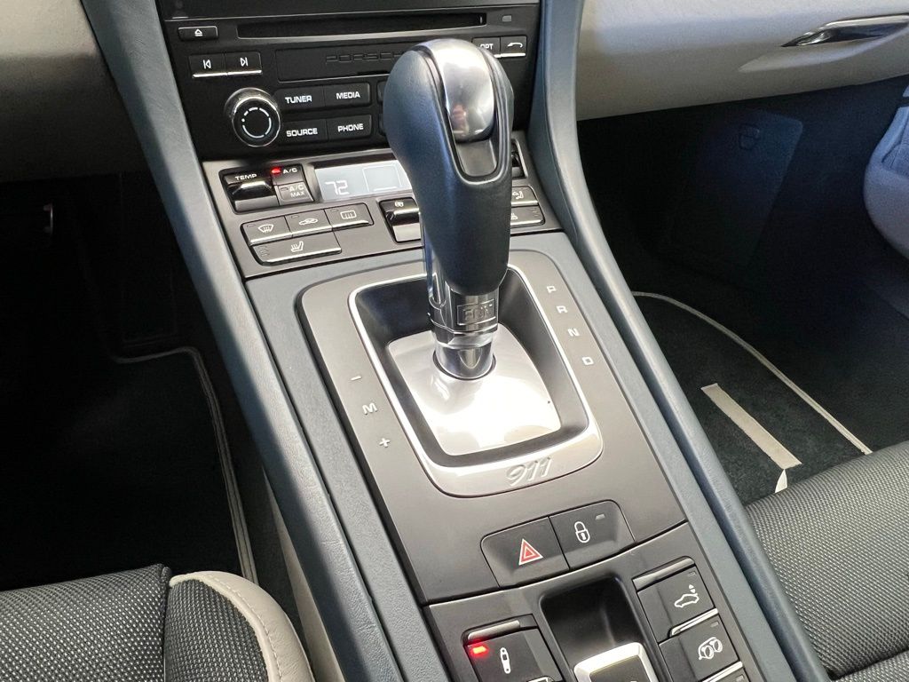 Thumbnail: 2019 Porsche 911 - 11