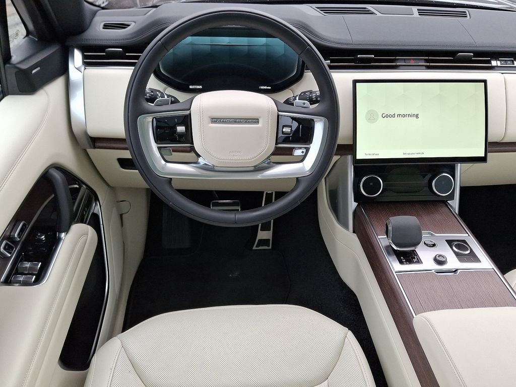 2023 Land Rover Range Rover SE 11