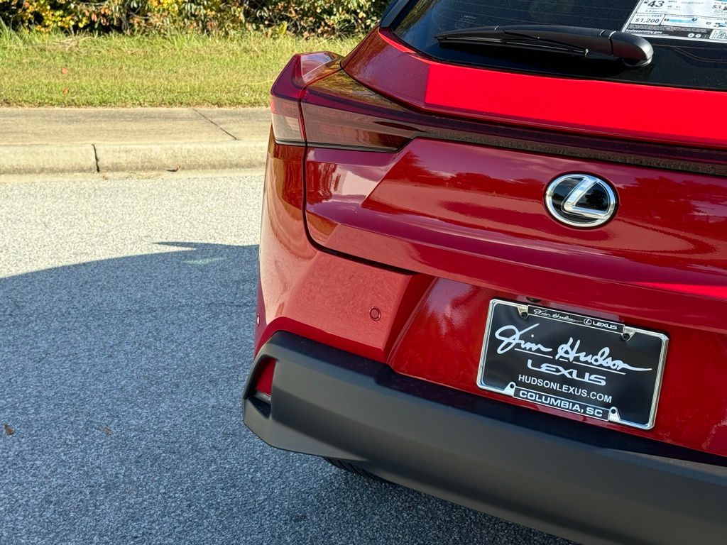 2025 Lexus UX 300h Premium 14