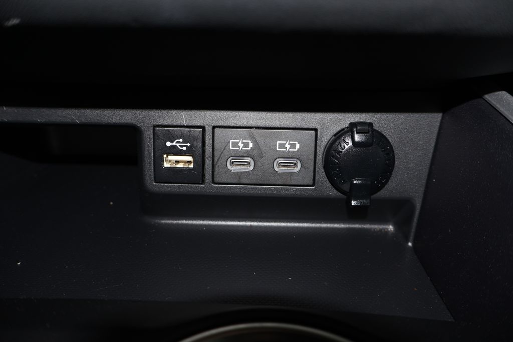 2024 Toyota Highlander LE 17