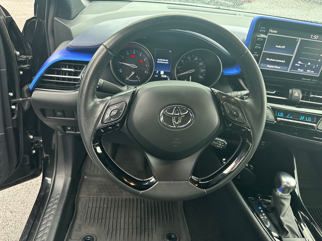 2022 Toyota C-HR XLE