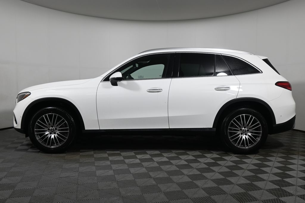 Thumbnail: 2025 Mercedes-Benz GLC - 2