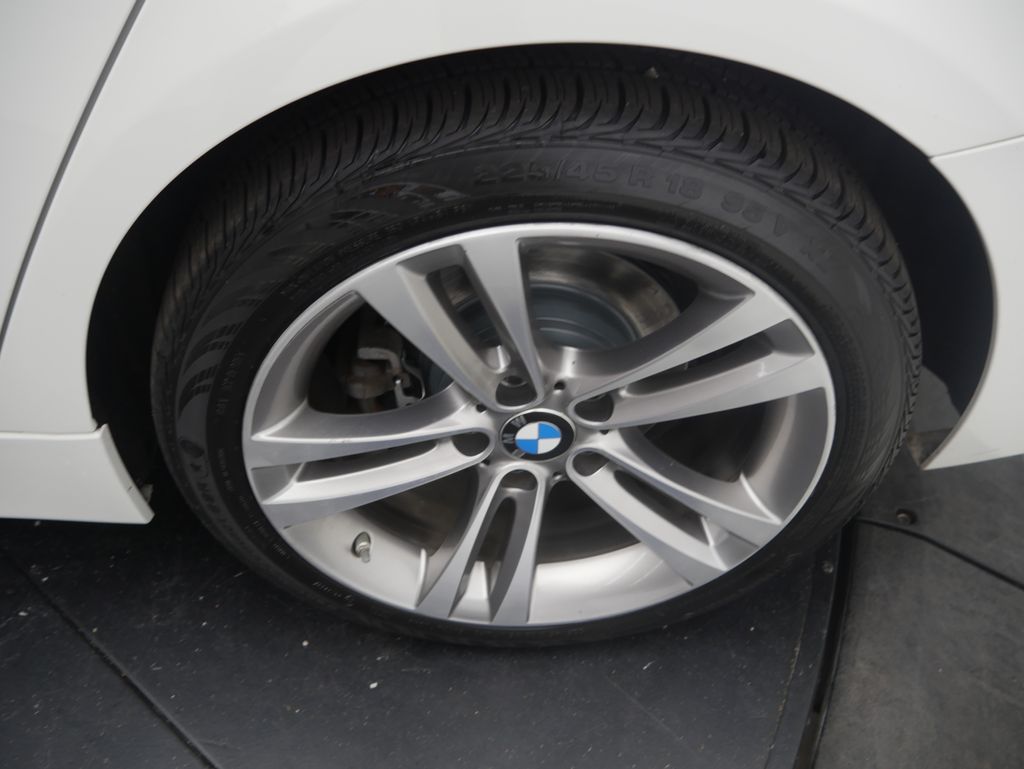 Thumbnail: 2019 BMW 3 Series - 12