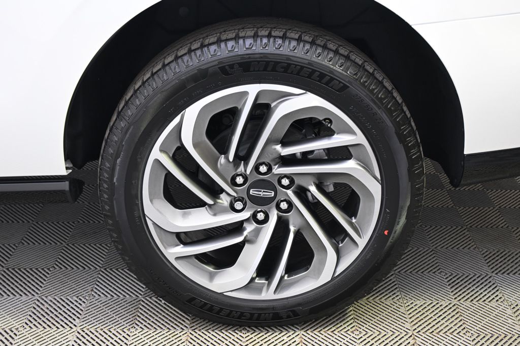 New 2026 White Lincoln Reserve image 20