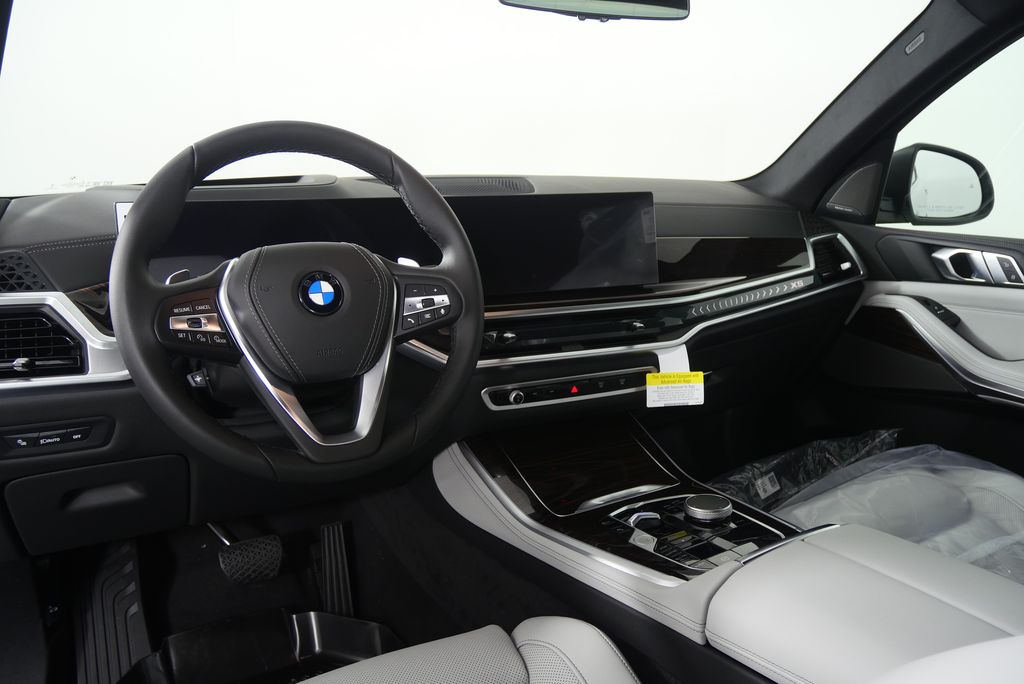 Thumbnail: 2026 BMW X5 - 17
