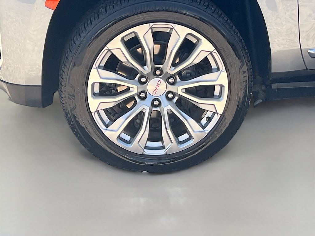 Used 2024 Silver GMC Denali image 33
