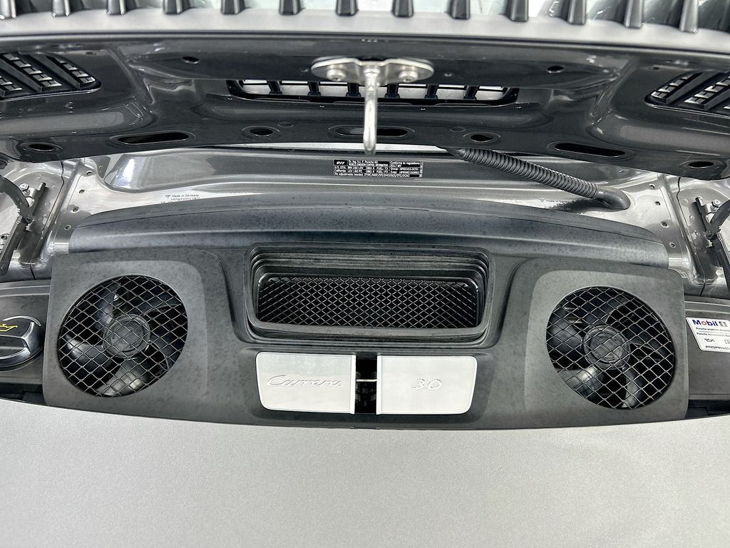 Thumbnail: 2017 Porsche 911 - 28