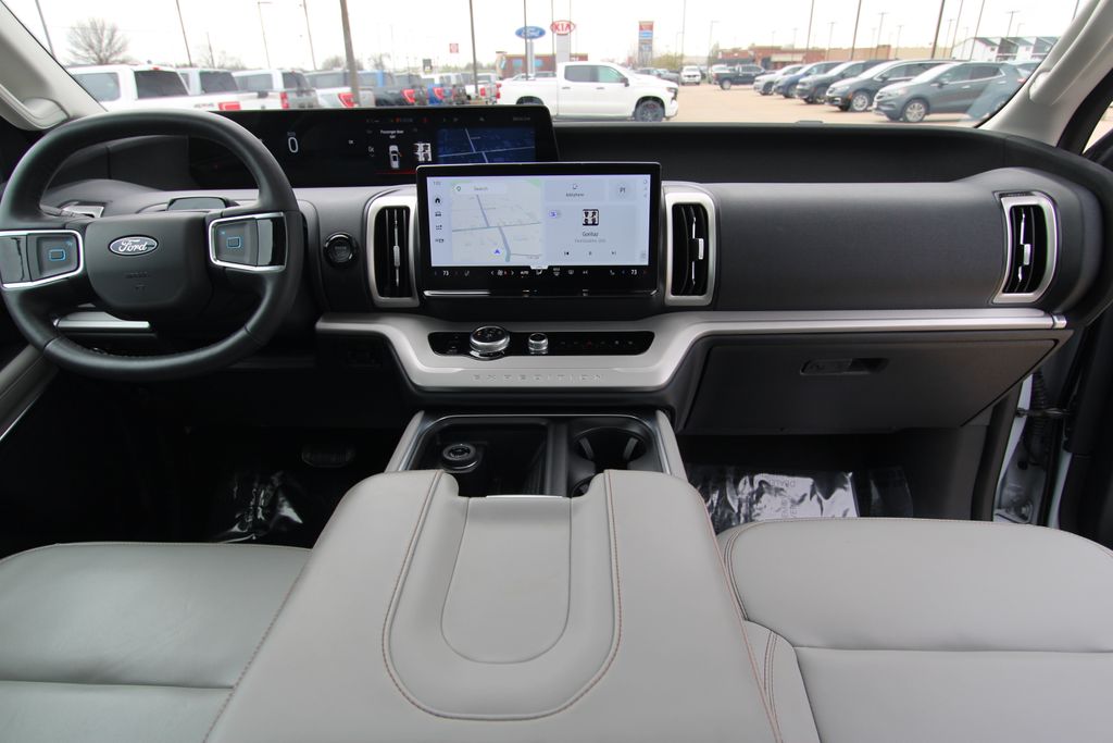 Used 2025 Ford Expedition SUV