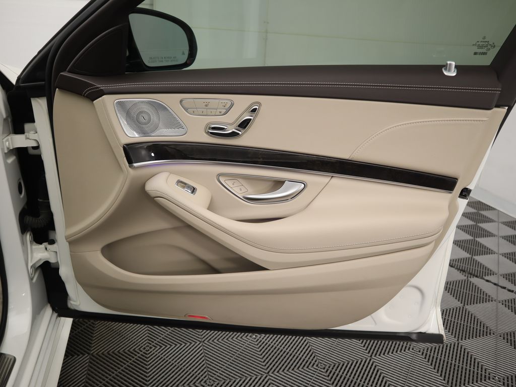 Thumbnail: 2016 Mercedes-Benz S-Class - 26