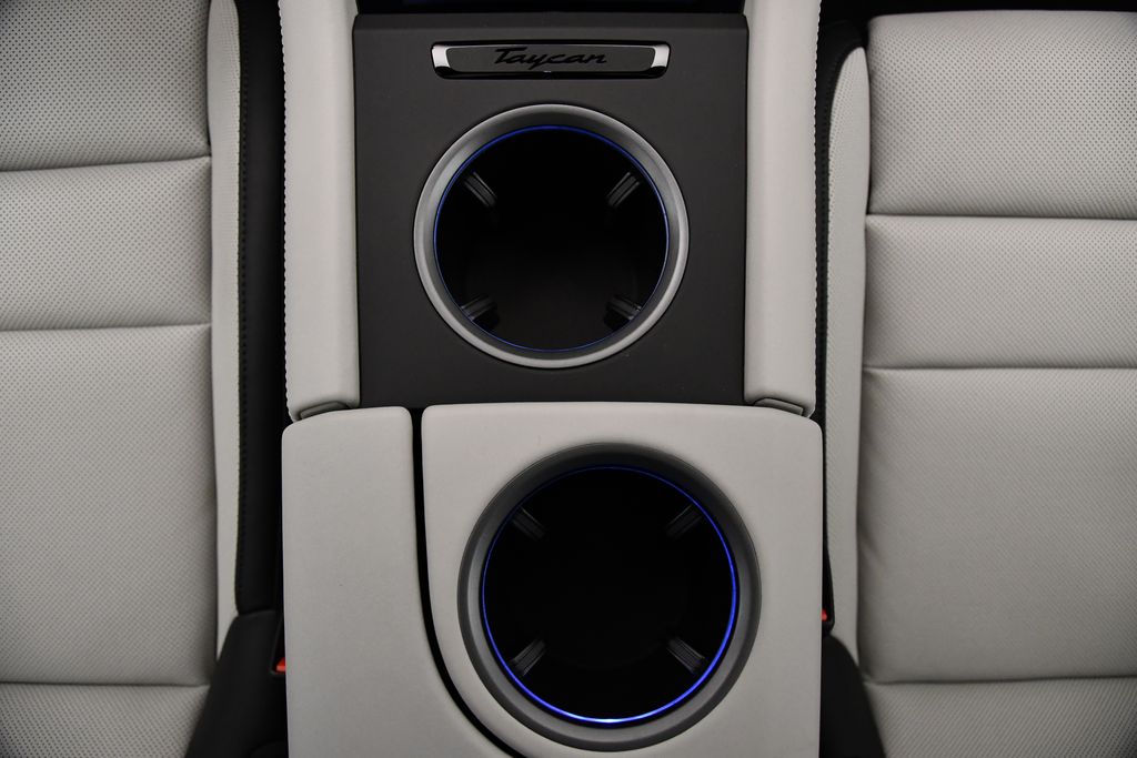 Thumbnail: 2025 Porsche Taycan - 32