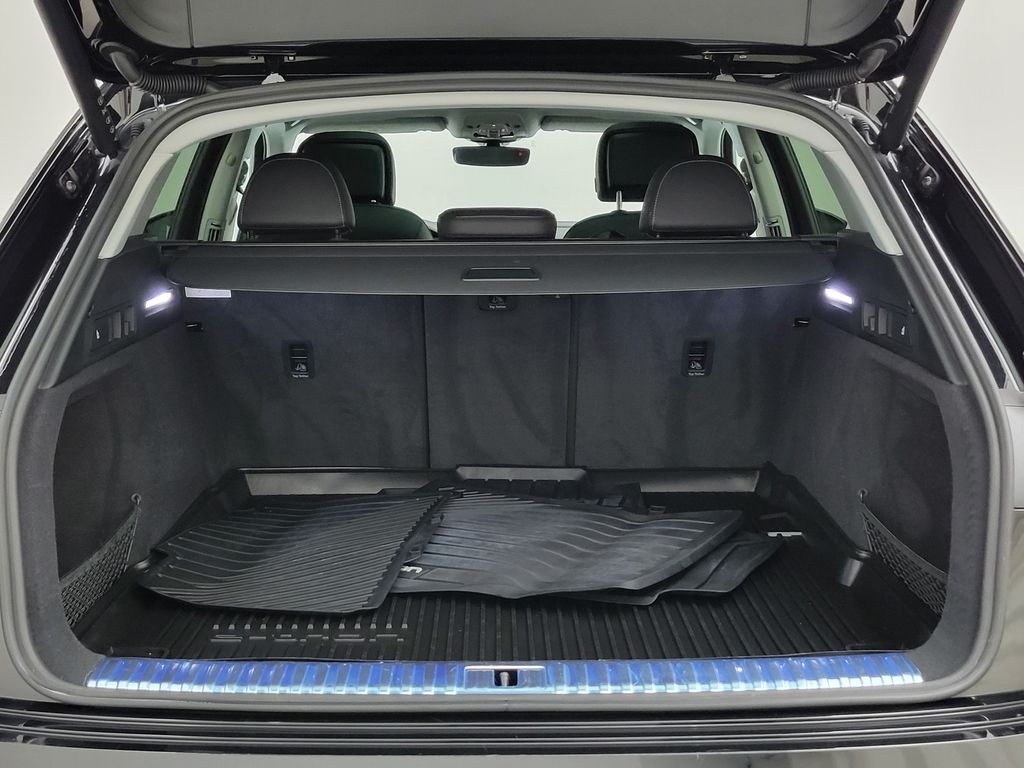 Thumbnail: 2023 Audi e-tron - 10