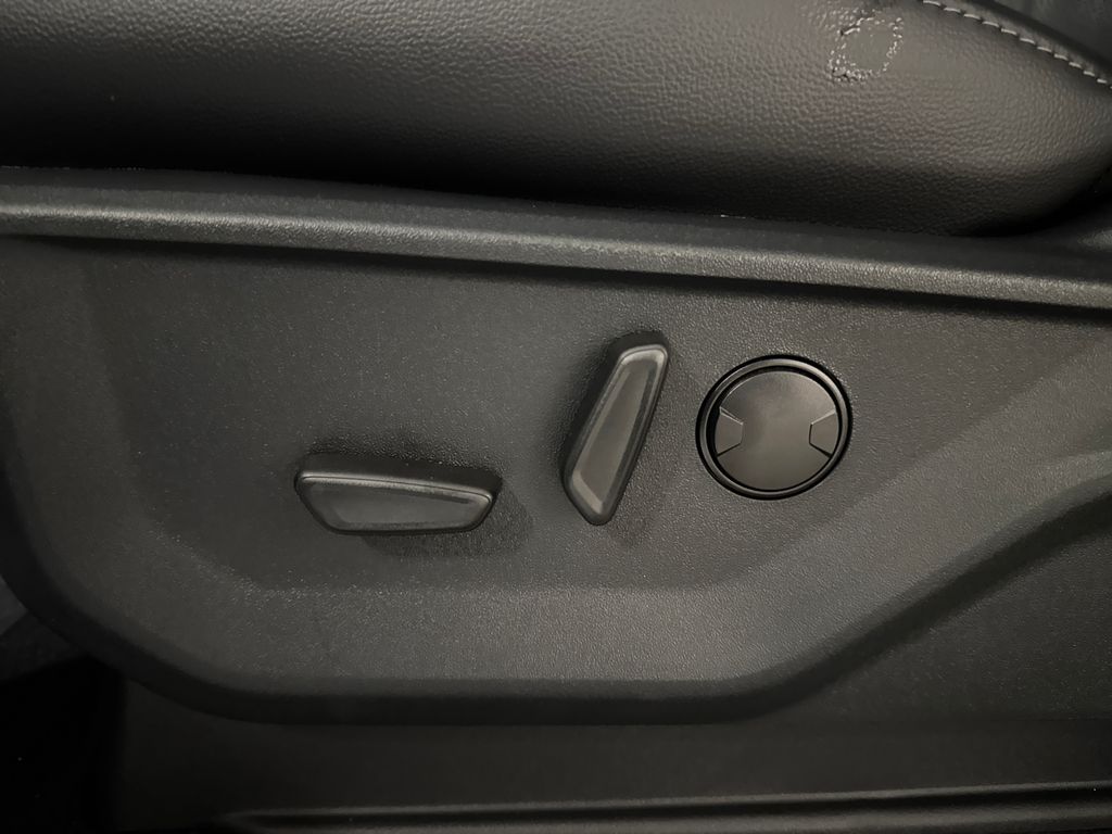 New 2026 Gray Ford Lariat image 27