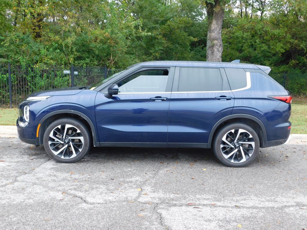 Thumbnail: 2024 Mitsubishi Outlander - 2