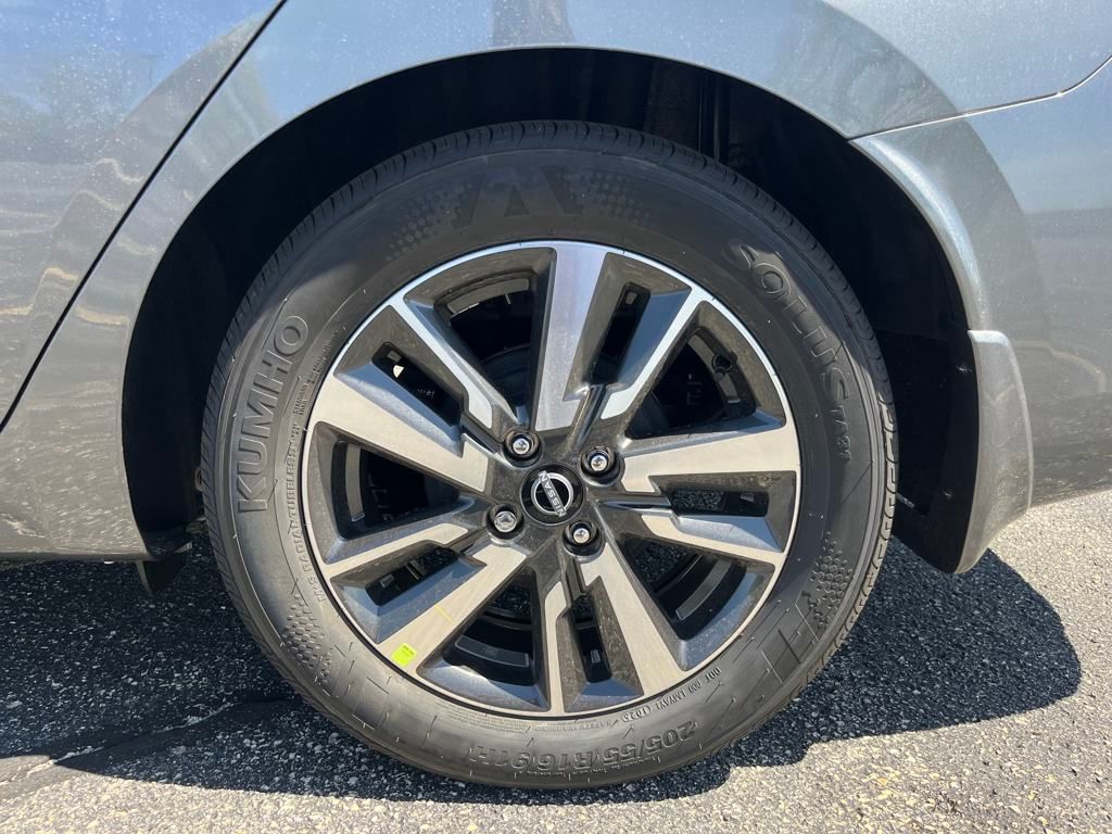 2025 Nissan Versa 1.6 S photo