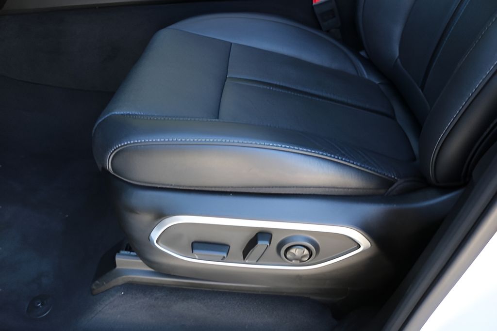 Used Car 2024 Jeep Wagoneer L  Series Ii For Sale Under $50,000 In Austin, Texas