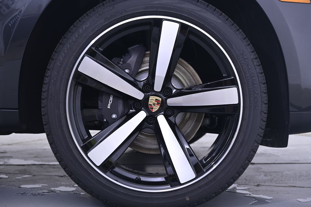 Thumbnail: 2025 Porsche Macan - 14