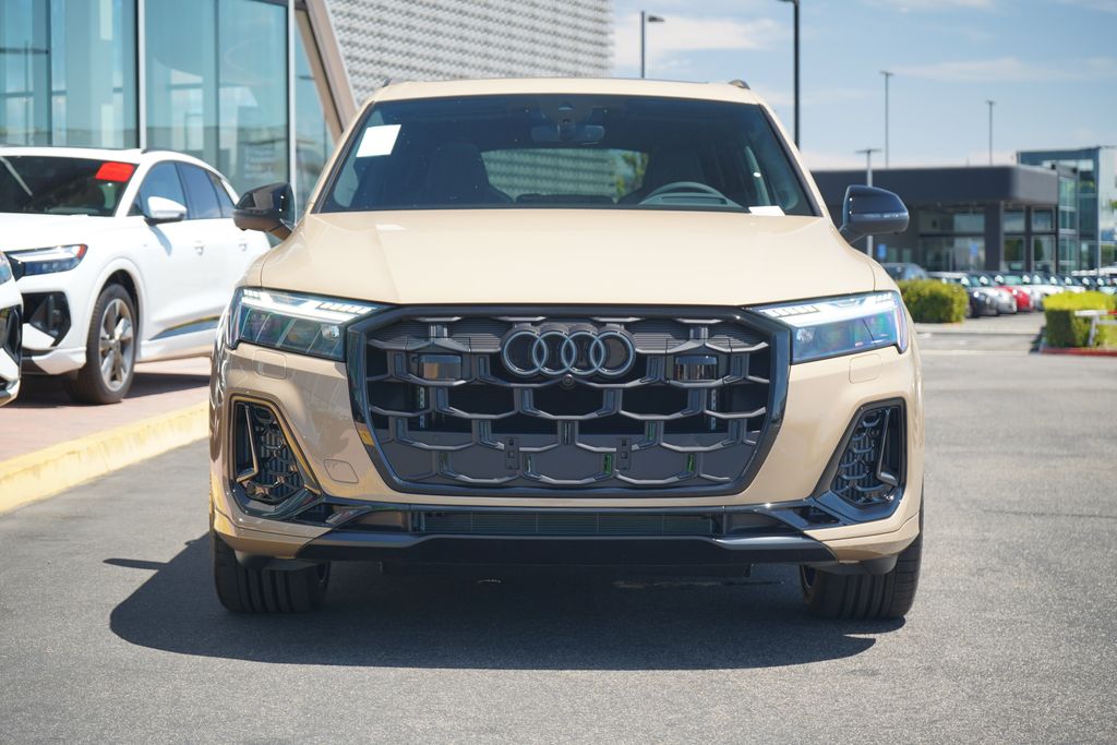 2025 Audi SQ7  6