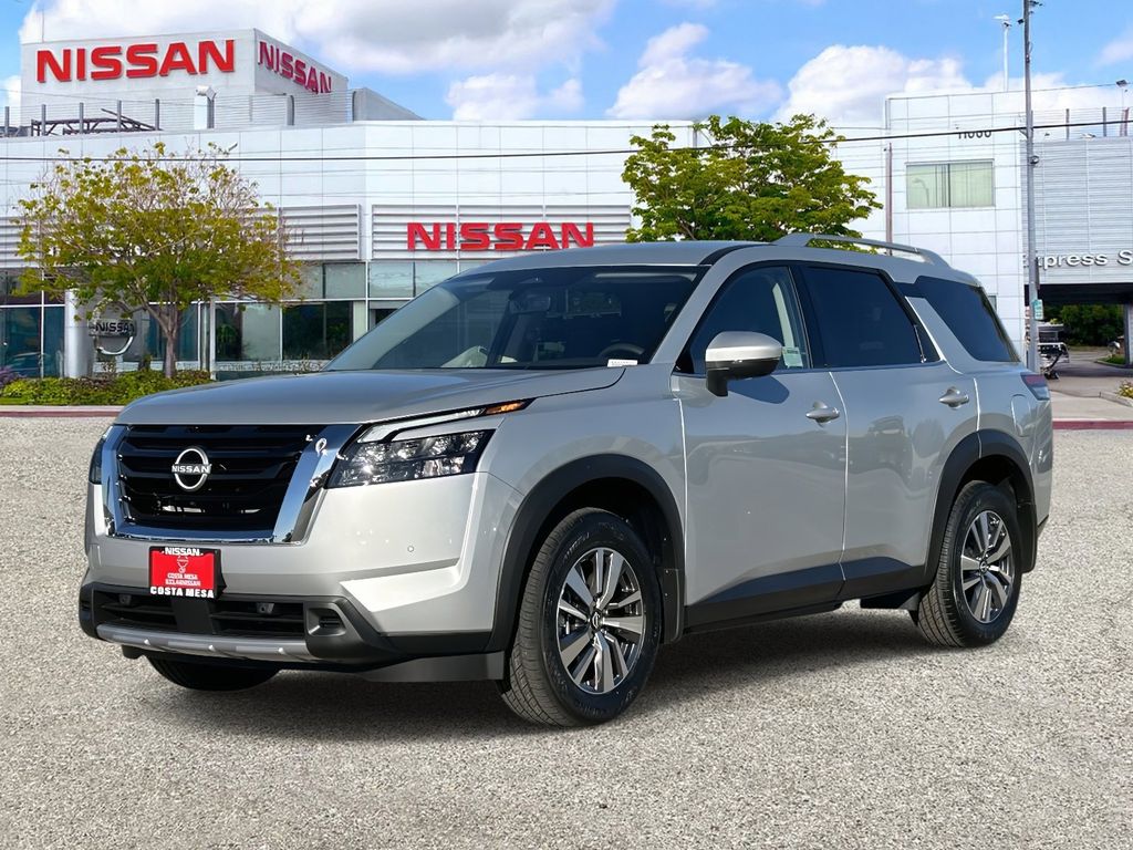 2025 Nissan Pathfinder SL