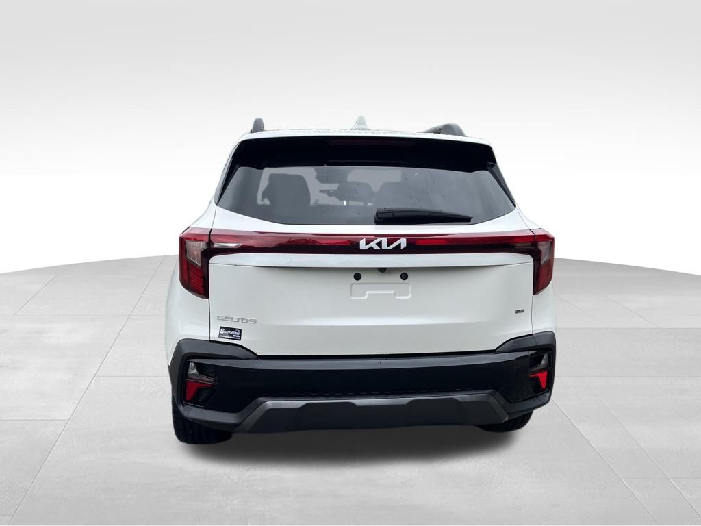 Used 2024 White Kia X-Line image 4