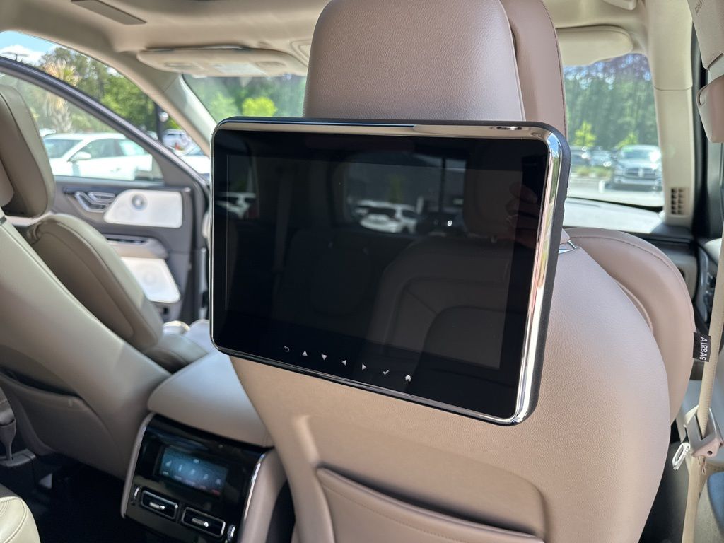 2021 Pristine White Lincoln Aviator Reserve AWD SUV