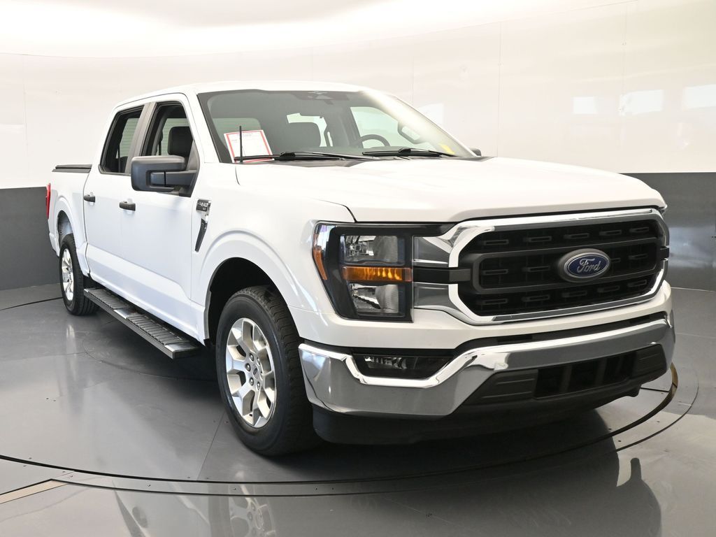 Used 2023 Oxford White Ford XLT image 9