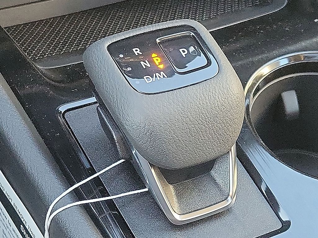 2025 Nissan Rogue SV 9