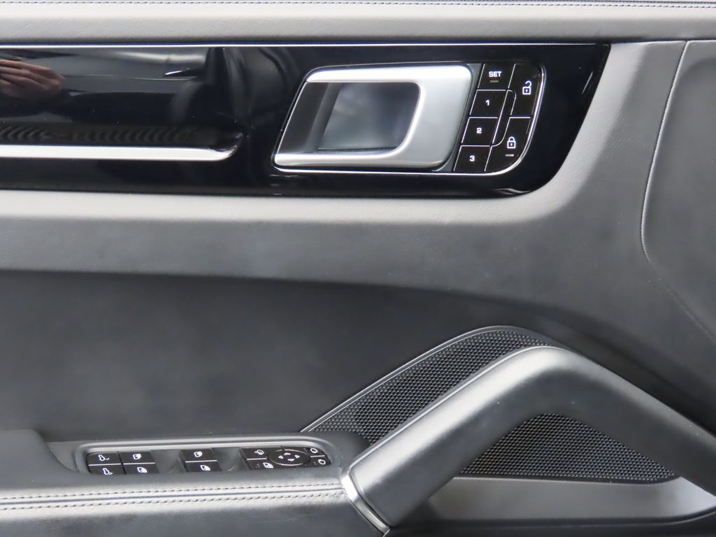 Thumbnail: 2020 Porsche  - 22