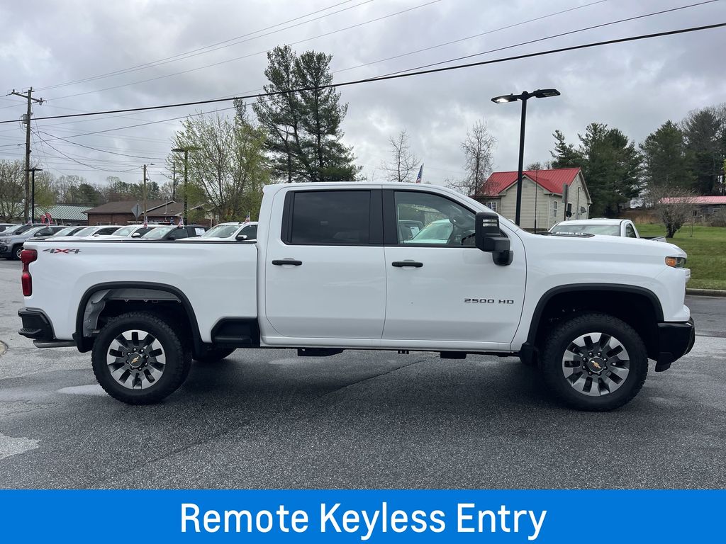 2025 Chevrolet Silverado 2500HD Custom photo