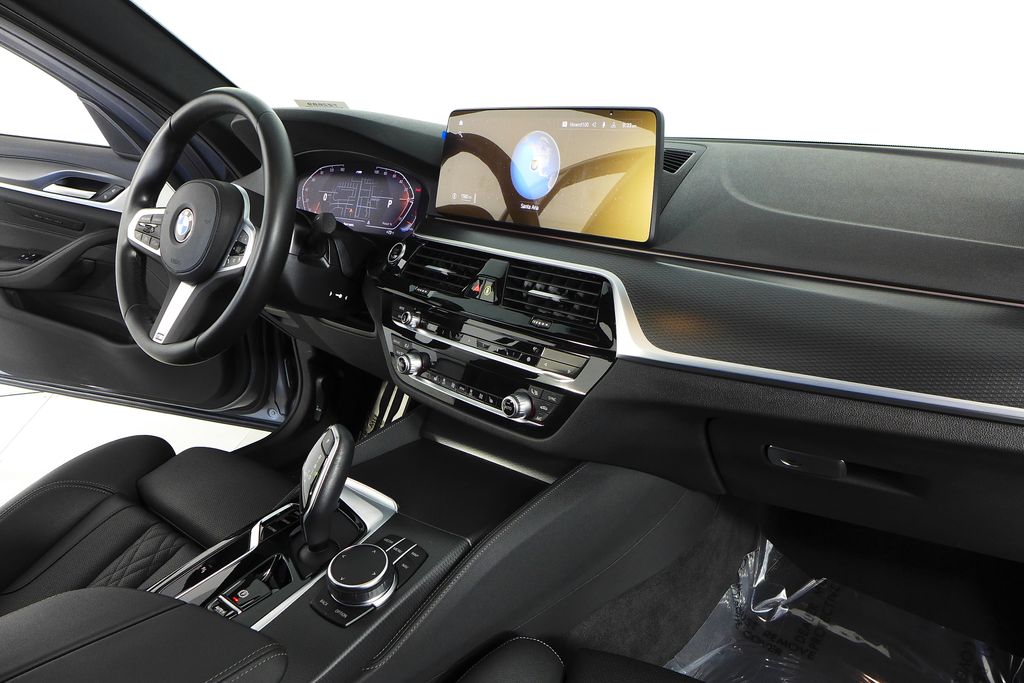Thumbnail: 2023 BMW 5 Series - 13