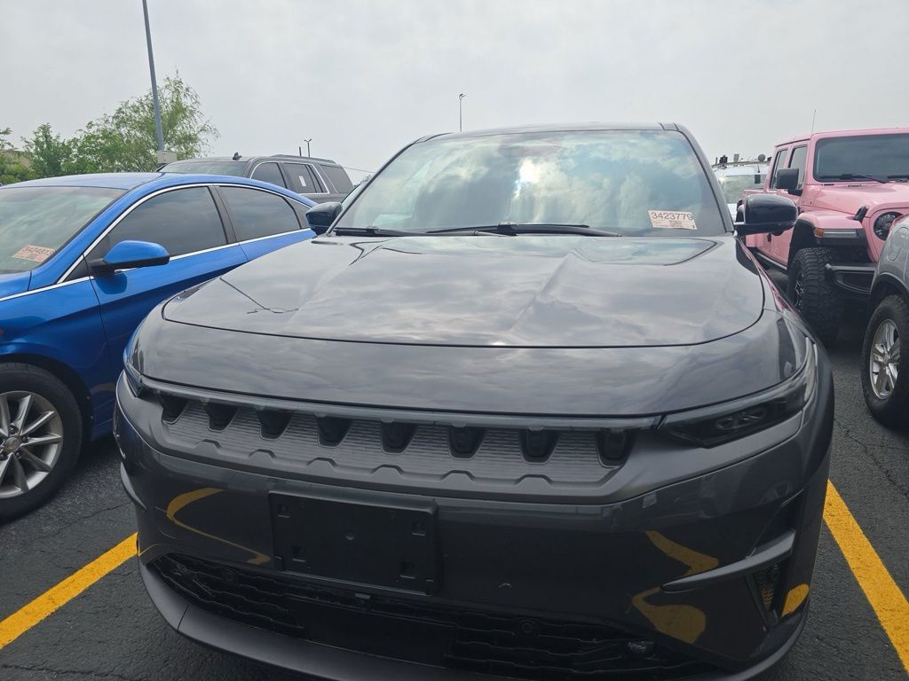 View vehicle photo 3