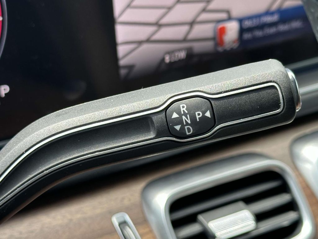 2025 Mercedes-Benz GLS 450 4MATIC 16