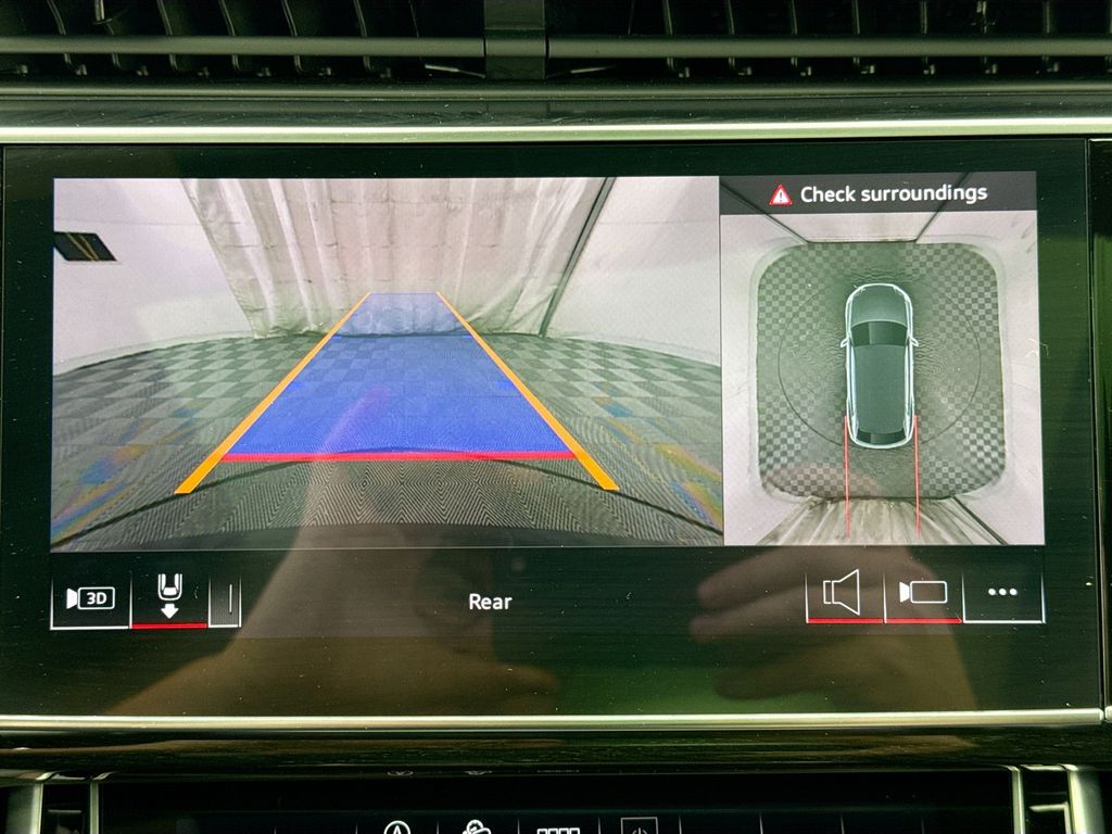 Thumbnail: 2025 Audi Q8 - 15