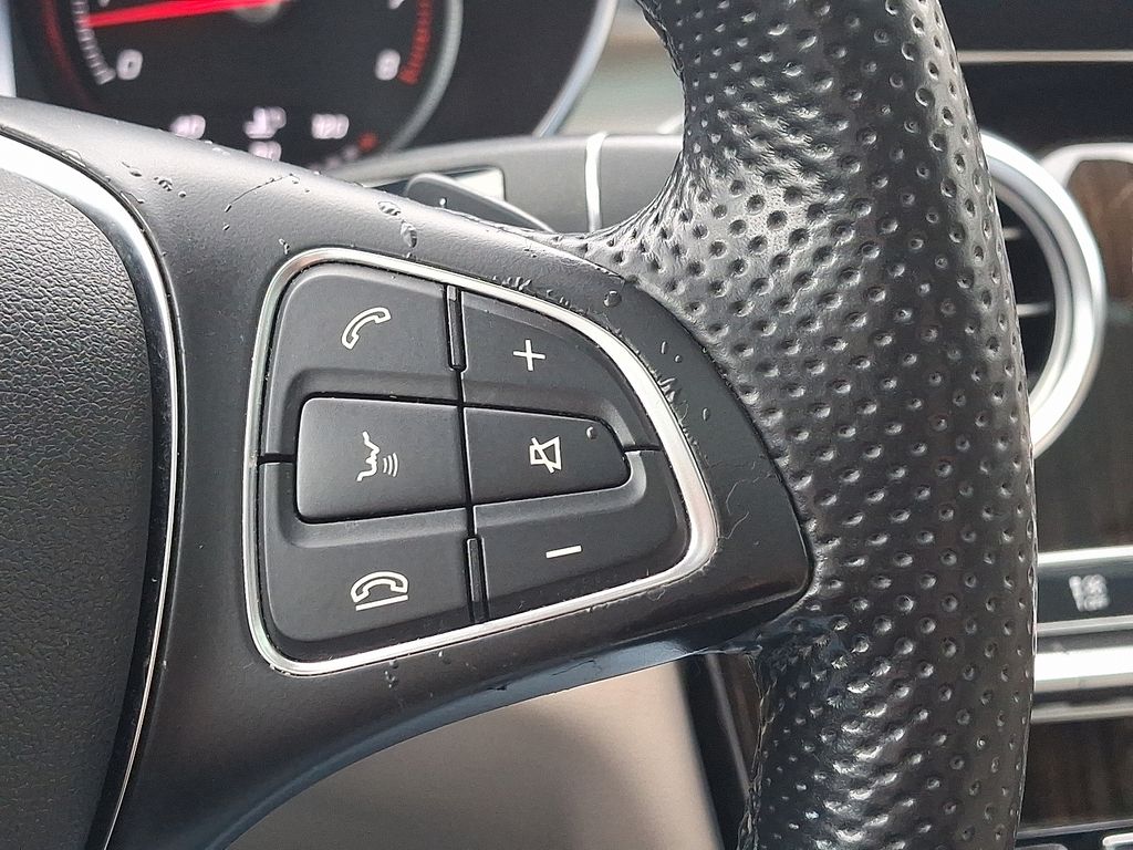 Thumbnail: 2017 Mercedes-Benz GLC - 23