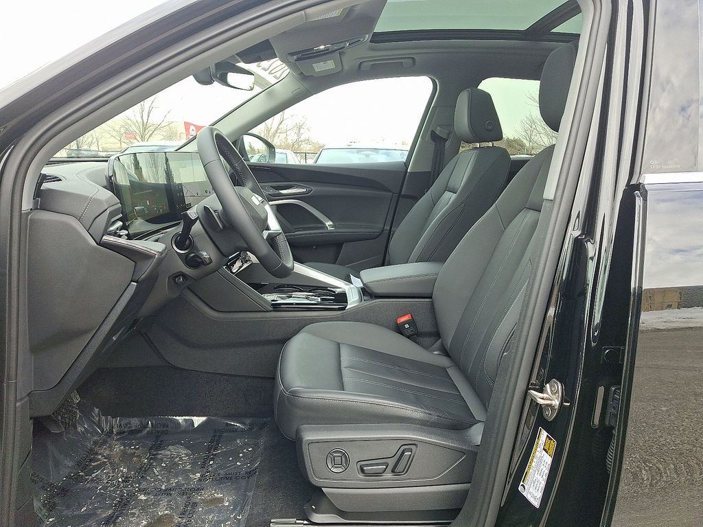 Thumbnail: 2025 Audi Q5 - 13