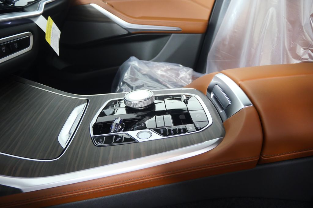 Thumbnail: 2026 BMW X7 - 19