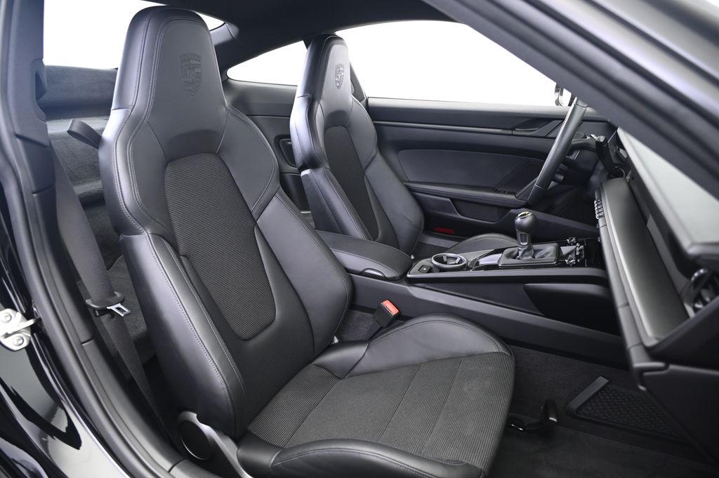 Thumbnail: 2022 Porsche 911 - 20