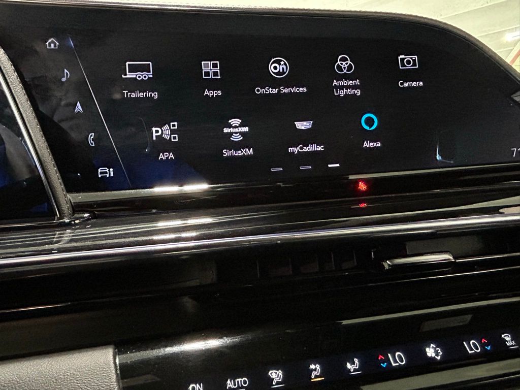 Used 2022 Crystal White Tricoat Cadillac Sport image 32