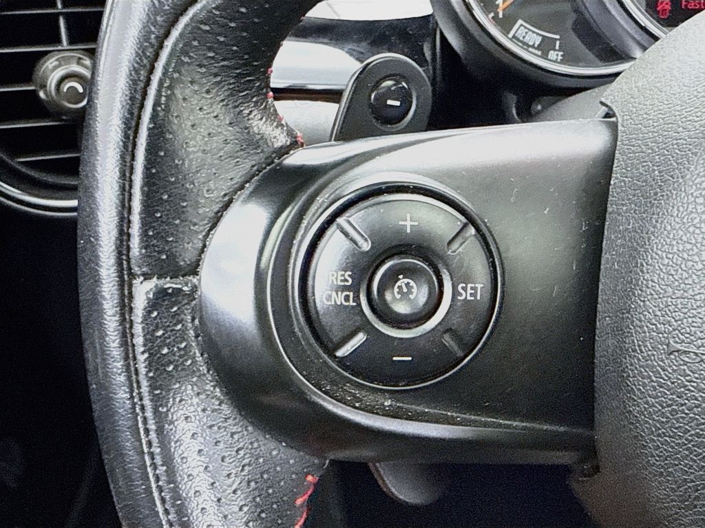 Used 2019 Green MINI Signature image 11