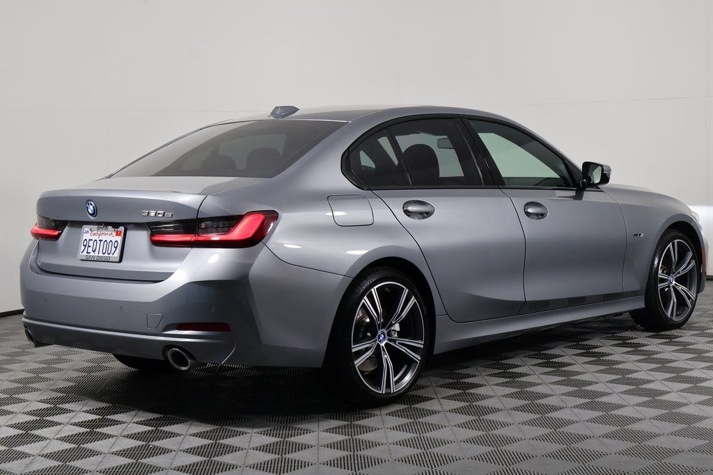 Thumbnail: 2023 BMW 3 Series - 4