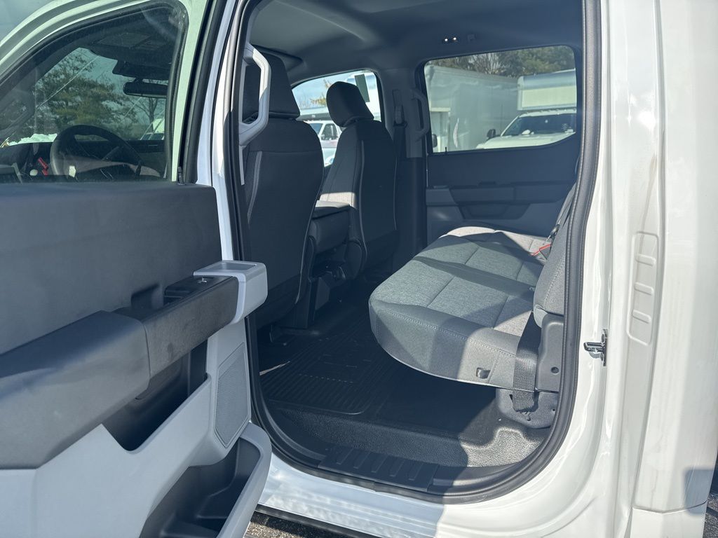 2025 Ford F-350 Chassis XL