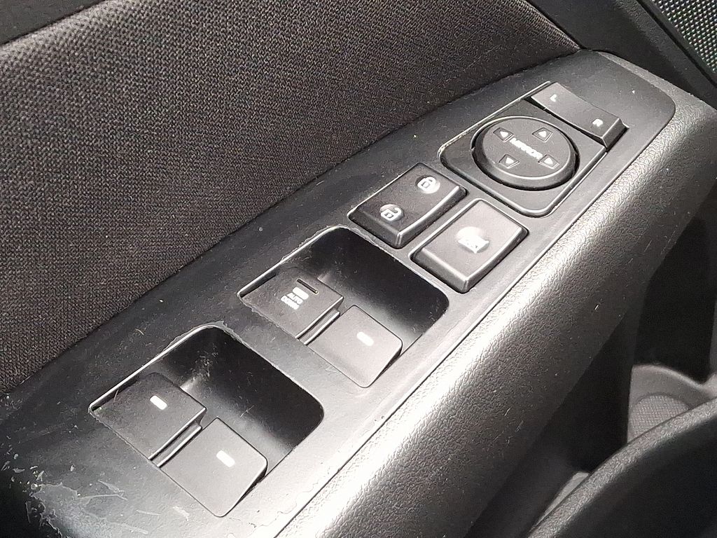 Thumbnail: 2018 Hyundai Elantra - 25