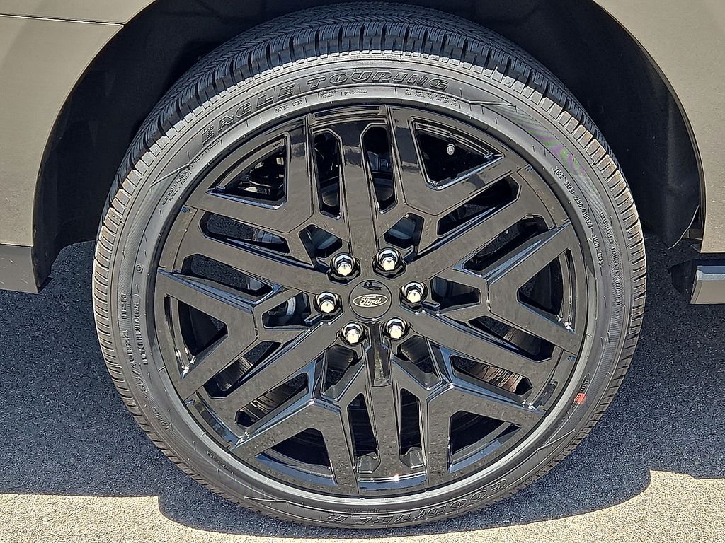 New 2026 Ford Expedition Platinum For Sale in Farmington, AR